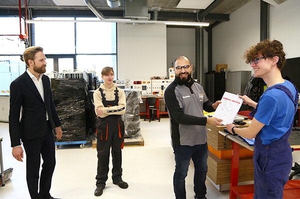 Feest van de techniek 5 Minister geeft startsein praktijkexamens