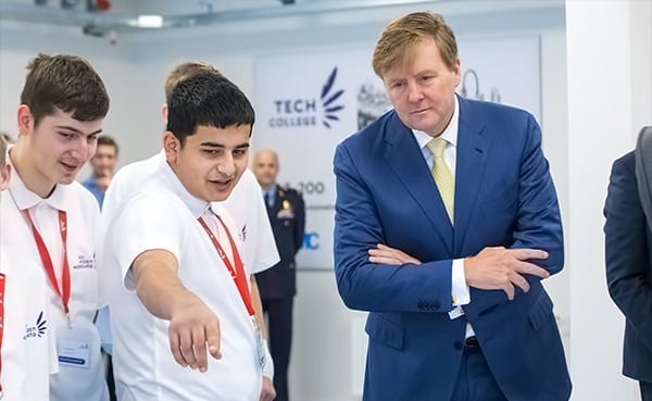 Feest van de techniek 8 Uitreiking deelcertificaten robotica door koning willem alexander